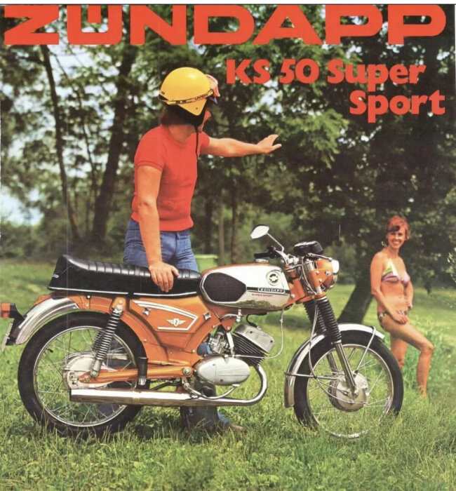 Vintage motorcykelreklam, Zundapp KS 50 Super Sport, personer i sommarlandskap, retrokänsla.