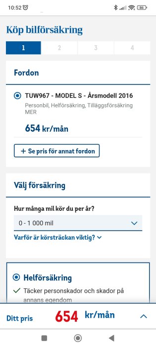 Skärmdump på webbsida för bilförsäkringsköp; anger pris för Model S, helårsförsäkring, 654 kr/månad.