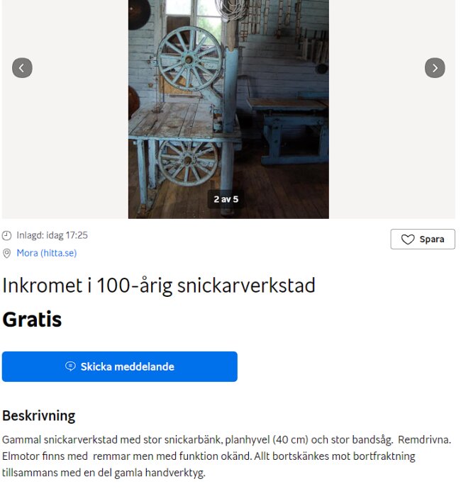 Gammal snickarverkstad interiör med verktyg och trävagnshjul, annonserad gratis på nätet.