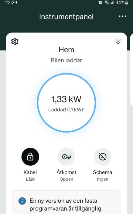 Skärmdump av en app för elbilsladdning som visar pågående laddning, effektförbrukning och upplåst kabelanslutning.