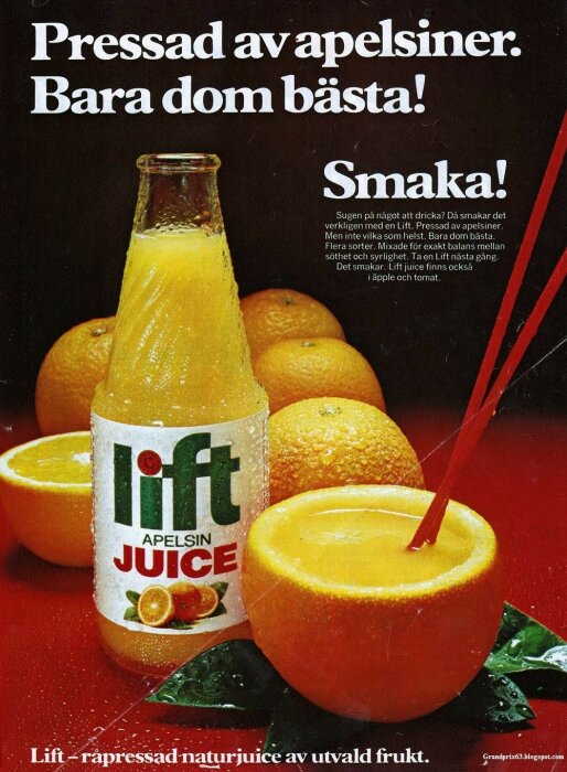 Reklambild för LIFT apelsinjuice, flaska och halverade apelsiner, kondens, mörk bakgrund, uppmanar till att smaka.