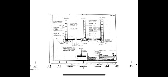 Teknisk ritning av en konstruktionsdetalj med mått och materialspecifikationer, sannolikt byggnadsrelaterad.