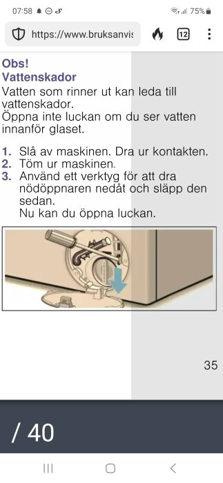 Instruktioner för att öppna tvättmaskin manuellt vid vattenskador på svenska, med diagram och steg-för-steg anvisningar.