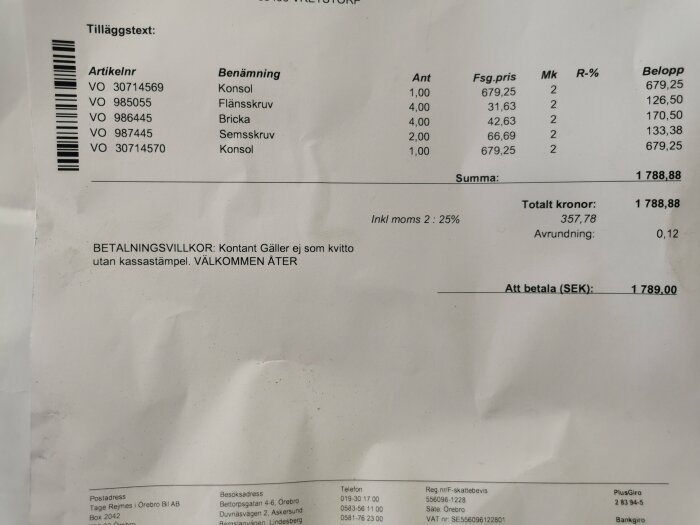 Kvitto på svenska med artikelnummer, benämning, antal och priser, totalt 1 789 SEK.