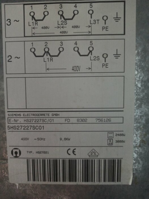 Elektrisk schematik och specifikationsetikett för Siemens apparat med anslutningar, spänning, frekvens och effektinformation.