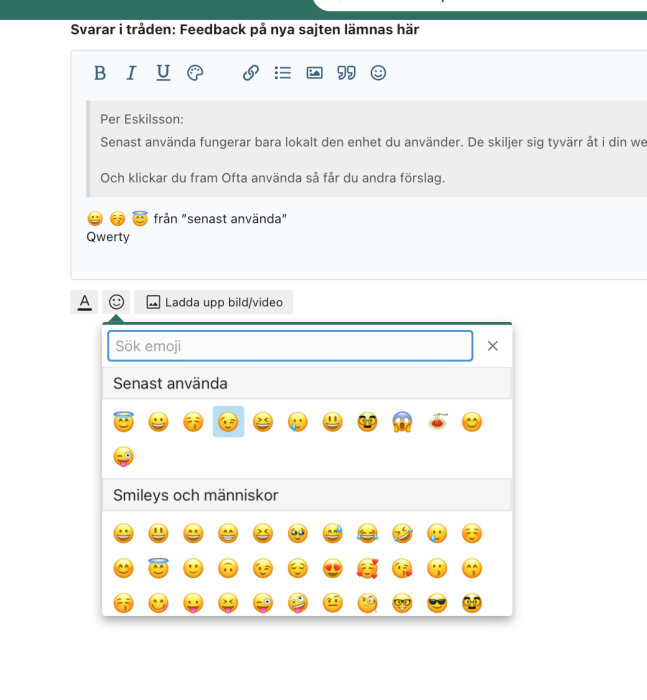 Skärmdump av ett webbgränssnitt för att svara i en tråd, visar emoji-panel och textfält.