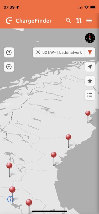 Applikation för elbilsladdning, karta med platser för laddningsstationer, filtrerade för en viss kapacitet.