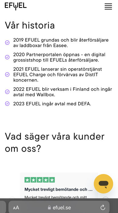 Webbsida med tidslinje över EFUELs historia från 2019 till 2023 och kundrecension.