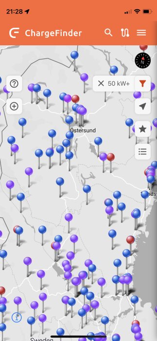 Karta med ChargeFinder-appen visar laddningsstationer för elbilar i Sverige.