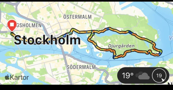 Kartutdrag över Stockholm, markerad rutt, Djurgården, temperaturvisning, molnigt, digital.