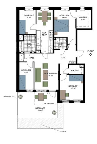 Ritning av en lägenhetsplan med fyra sovrum, vardagsrum, kök, badrum, två klädkammare och en uteplats.