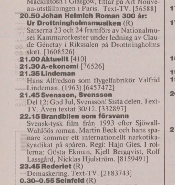 Tv-tablå med tider och programtitlar, inklusive "Aktuellt" och "Seinfeld", svensk text i parentes.