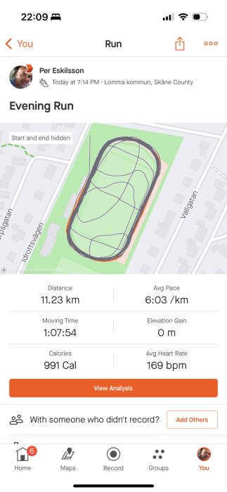 Skärmavbild av löparapp som visar kvällsrunda, distans, tid, kaloriförbrukning, och hjärtfrekvens.