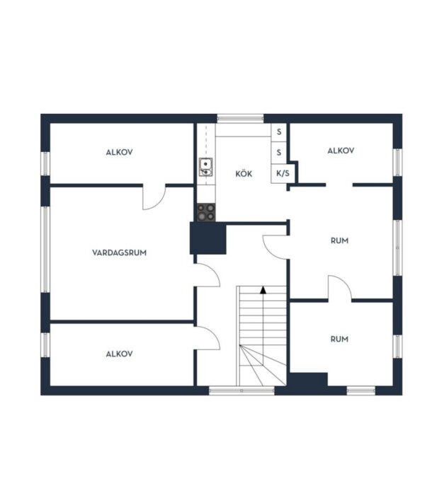Planritning av en lägenhet med vardagsrum, kök, flera rum och alkover.