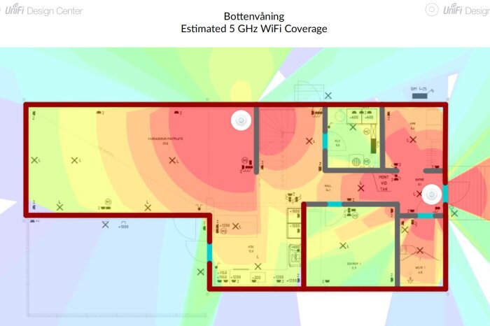 En våningsplanritning med överlagrade färgzoner som visar uppskattad WiFi-täckning för 5 GHz-bandet.
