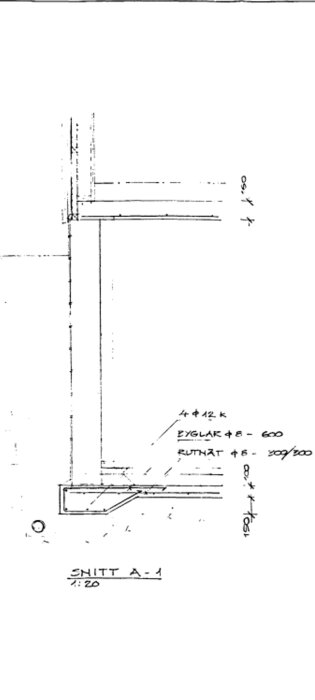 Teknisk ritning, konstruktionsdetalj, skala 1:20, betongelement, armeringsinformation, sektion A-A, byggteknisk skiss.