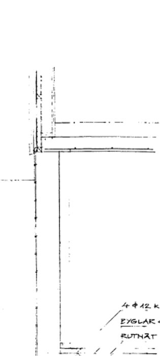 Svartvit teknisk ritning eller skiss, eventuellt arkitektonisk, med streck och dimensionering, fragmenterad och ofullständig.