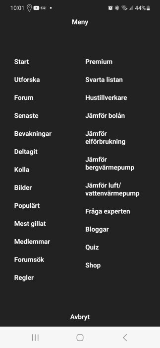 Meny på mobilskärm, svart bakgrund, vita texter, olika valmöjligheter, exempelvis forum och jämförelser.