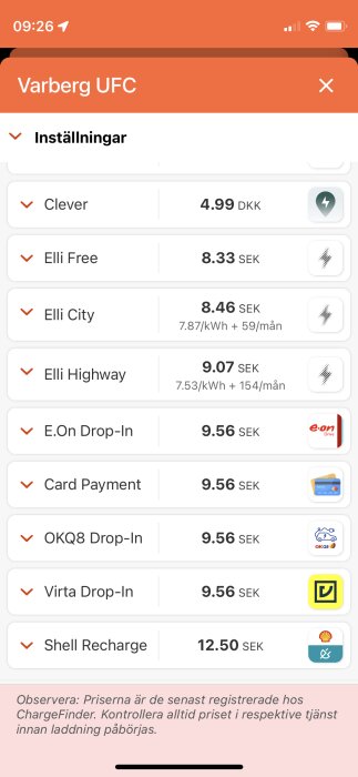 Skärmdump av app för elbilsladdning, visar olika tjänsteleverantörers priser i SEK och DKK.
