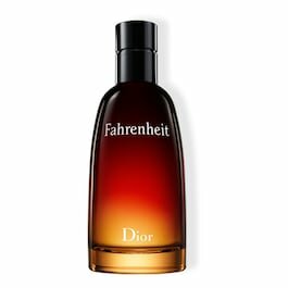 Parfymflaska, Dior Fahrenheit, ombre-effekt från rött till svart, rundad, guldfärgad kapsyl, isolerad vit bakgrund.