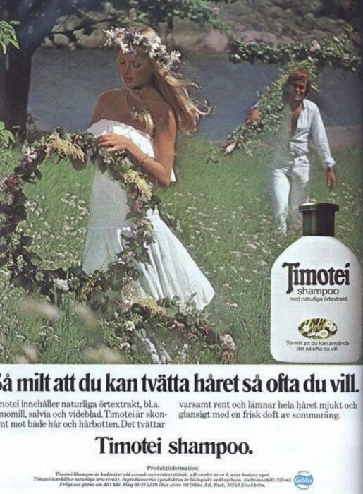 Kvinna i blommig krans binder blomstergirland, man i bakgrunden, naturmiljö, Timotei shampoon, vintage reklam.