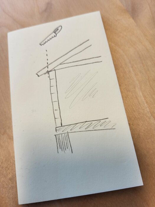 Enkel teckning av stolpe med utstickande plankor, en såg svävar ovanför, streck markerar sågrörelsen.