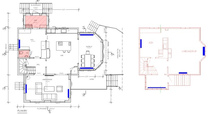 Arkitektonisk ritning av ett hus med planlösning, mått, och rumsetiketter som kök och vardagsrum.