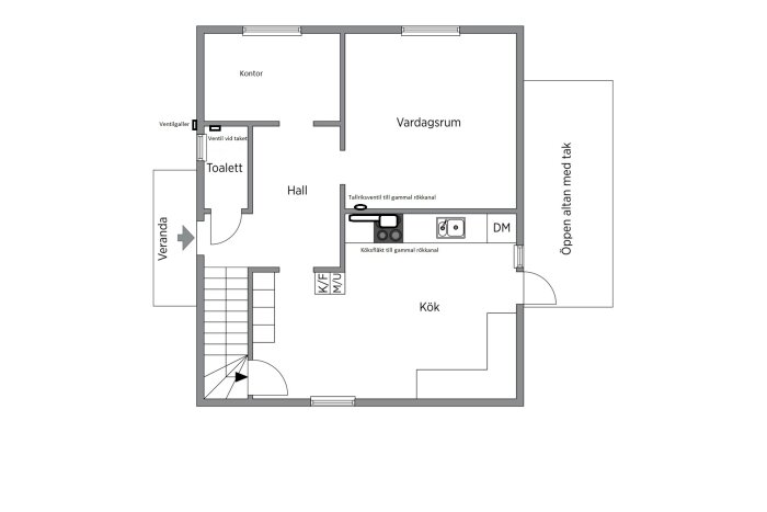 Schematisk ritning av husplan, inkluderar vardagsrum, kök, toalett, kontor och veranda.