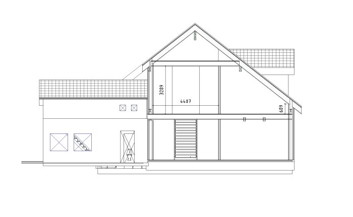 Teknisk ritning av ett hus, sektionsvy, måttangivelser, konstruktionsdetaljer, arkitektonisk design.