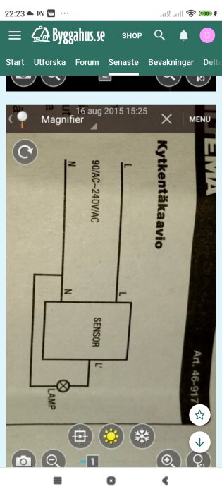 Elektriskt kopplingsschema, sensor och lampa, sida från forumwebbplats på mobiltelefon.