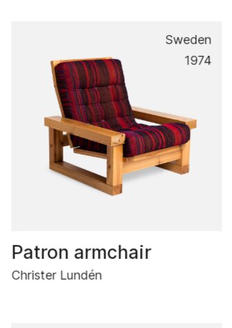 Träfåtölj med röd-svart randig stoppning, designad av Christer Lundén, Sverige 1974, benämnd "Patron armchair".