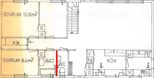 Planritning av en lägenhet med två sovrum, vardagsrum, kök och badrum indikerat med mått och förkortningar.