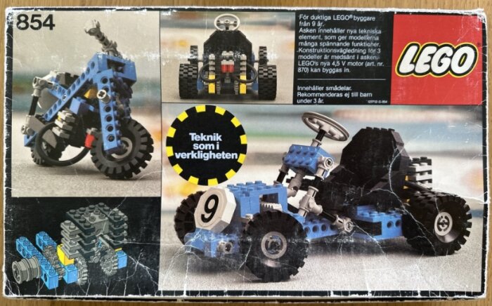 Gammal LEGO Technic låda, motorcykel och bilmodell, nummer 854, text på svenska, leksak för barn, vintage.