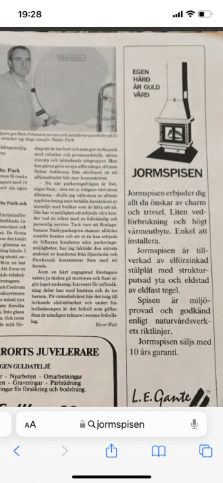 Svartvit bild med text, en man framför en parabol, reklam för spis, juvelerarannonsering, troligtvis tidningsutdrag.