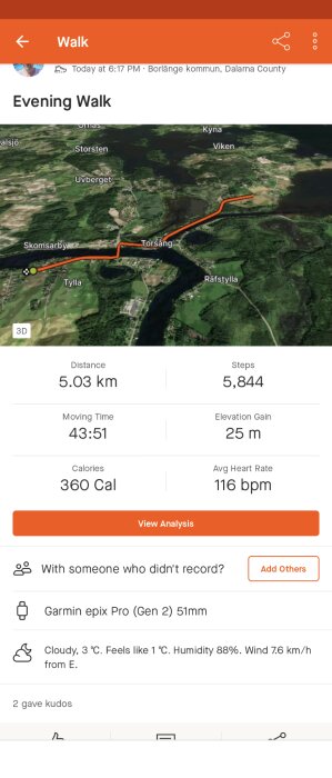 En skärmdump av en aktivitetsapp som visar en kvällspromenad på 5,03 km, med data om tid och förbrukade kalorier.