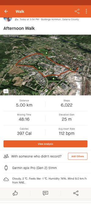 Skärmdump från aktivitetsspårningsapp visar rutt och statistik för en 5 km promenad.