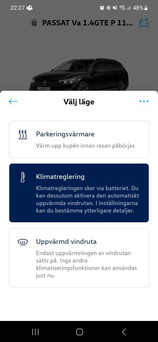 Skärmdump från bilapp visar Volkswagen Passat GTE, inställningar för parkeringsvärmare och klimatkontroll.