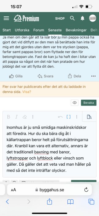 Skärmdump av forumtråd där en diskussion om flyttning av tunga objekt som betongtrappor förs.