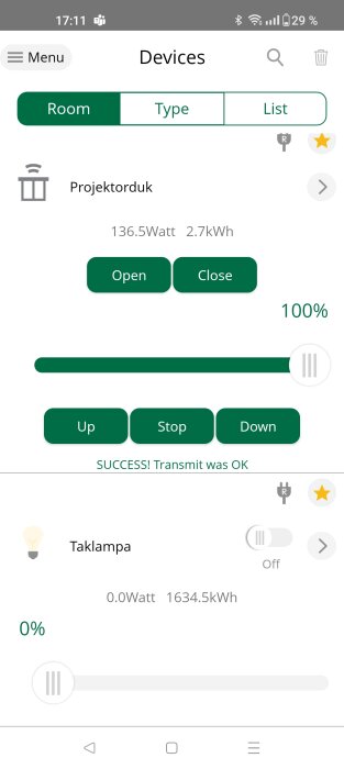 Smart hem-app med enheter, batteristatus, projektorduk- och taklampskontroller och energiförbrukningsdata.