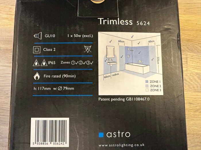 Produktförpackning för belysningsarmatur, instruktioner, tekniska specifikationer, badrumszoner, IP65, brandskyddad, Astro Lighting.