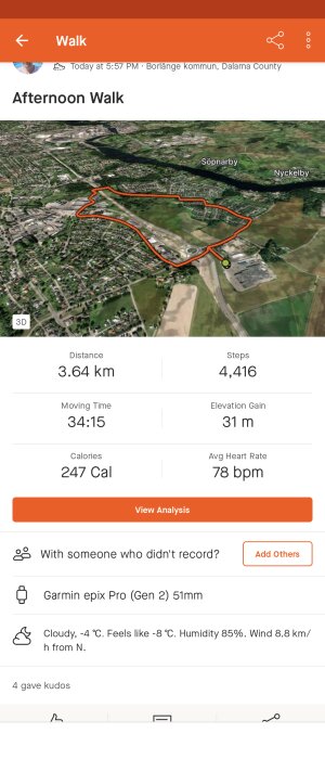 Skärmbild av en promenads spårning med data: distans, tid, steg, höjdförändring, kaloriförbrukning och hjärtfrekvens.