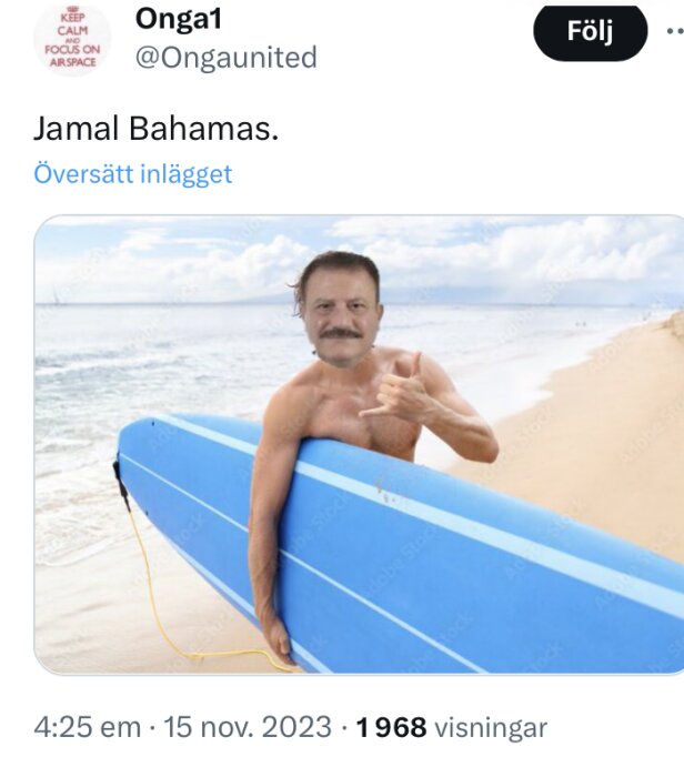 Man med mustasch, surfbräda på stranden, tummen upp, fotomontage, sociala medier-inlägg.