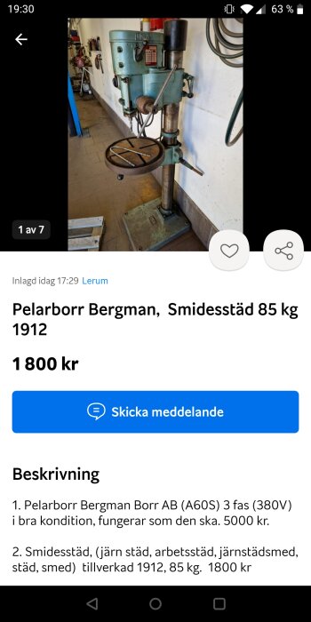 Pelarborr och smidesstäd till salu, verktyg i verkstad, äldre industriellt utseende, annons med prissättning och detaljer.