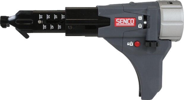 En Senco-märkt spikpistol, grå och svart, för fastsättning, med justerbara inställningar och ergonomiskt handtag.