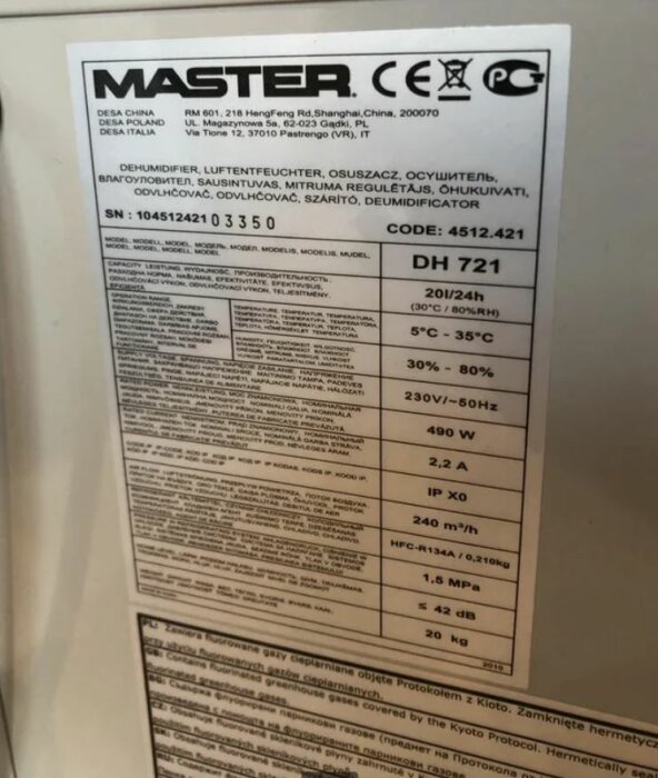 Produktskylt för en avfuktare, Master, tekniska specifikationer, flera språk, säkerhets- och energiinformation, modellnummer DH 721.