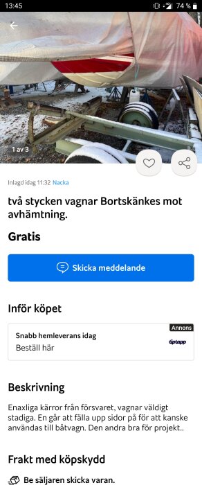 Två militära vagnar under presenning på släpvagn i snön. Gratis annons för avhämtning, möjligen för projekt eller användning.