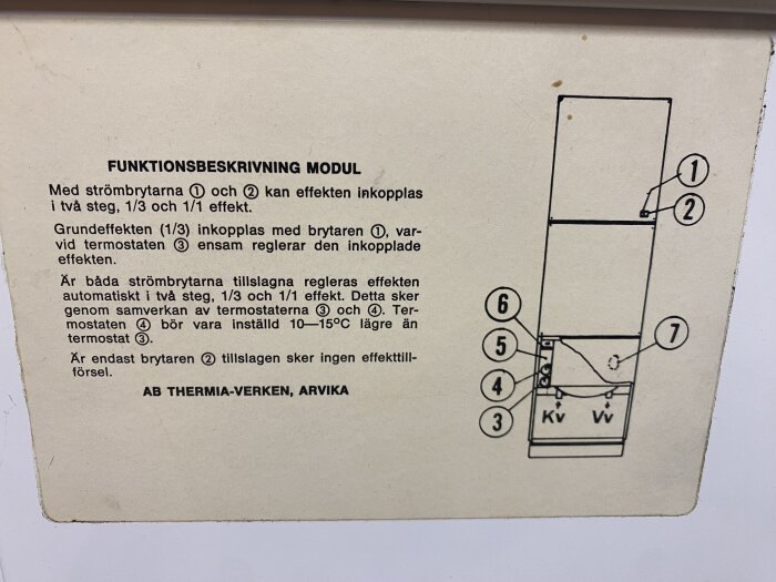 Teknisk instruktion och diagram, stegvis effektreglering med strömbrytare och termostater, text på svenska.