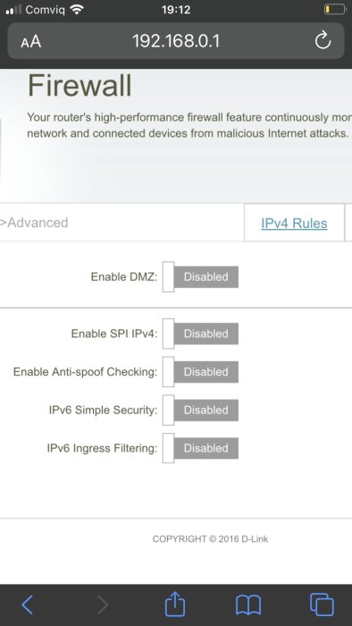 Skärmdump av en routerinställningssida för brandvägg med deaktiverade säkerhetsfunktioner. IPv4, IPv6, DMZ, SPI.