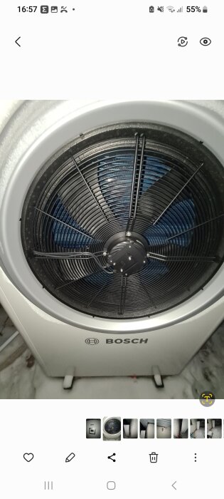 Ett foto på en Bosch-fläkt i ett rum, synligt genom telefonens gränssnitt.