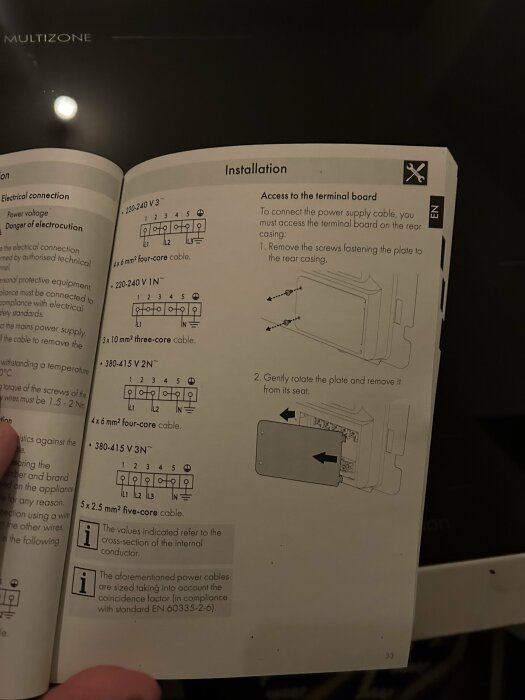 Anvisningsmanual med elanslutningsscheman och steg för tillgång till en terminalplatta.